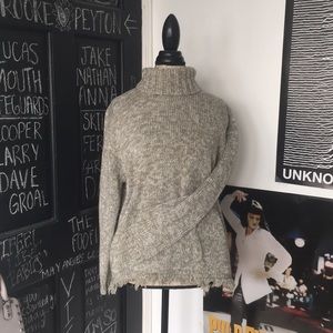 Turtle neck sweater